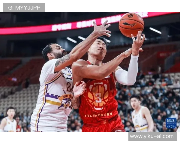 深圳篮球队技术争议引发热议球迷与专家各执己见分析战术选择